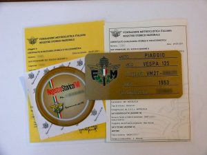 Certificato di rilevanza storica e collezionistica e targa oro della vespa 125 VM2T 1954